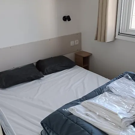Mobil-home Avec Terrasse Couverte אתר קמפינג *