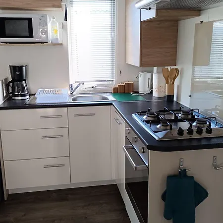 אתר קמפינג Mobil-home Avec Terrasse Couverte Fréjus