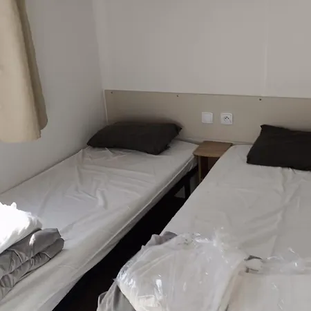 Kamp alanı Mobil-home Avec Terrasse Couverte